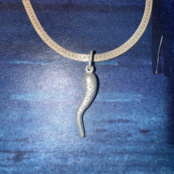 Artisan Crafted Jewelry - Vintage 925 Sterling Silver Sakura horn pendant necklace on herringbone chain